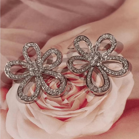 Rhinestone Flower Earrings - Picture 3 of 3